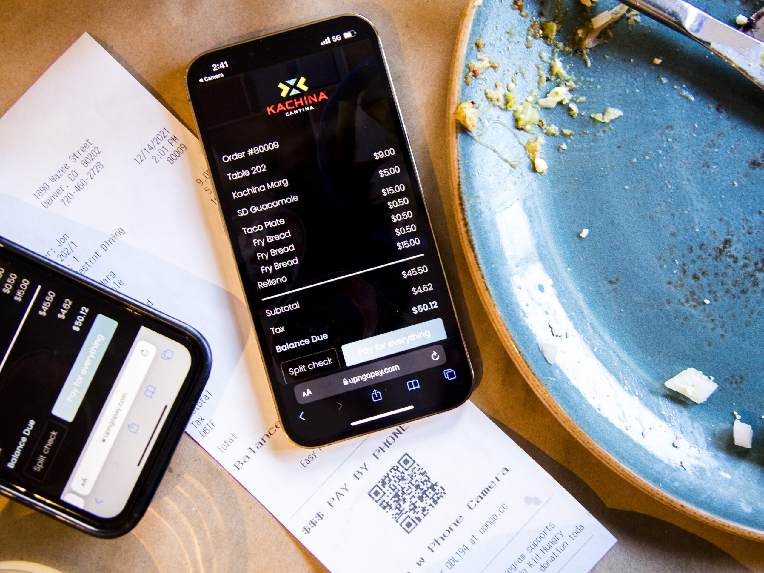 QR code contactless payment at restaurant